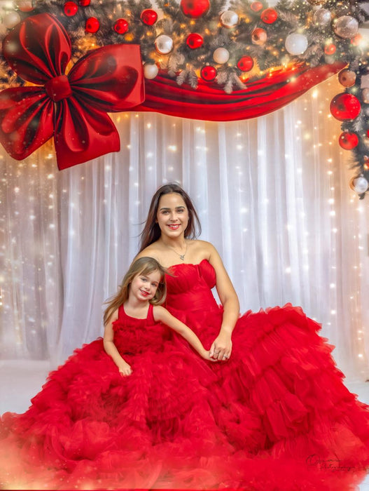 Sweeps Tinsel Tie Twinkle Curtain (JA)