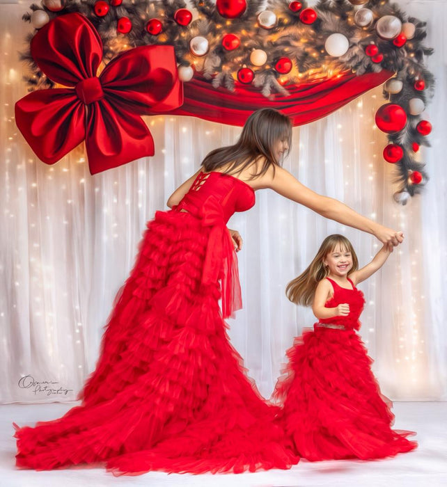 Sweeps Tinsel Tie Twinkle Curtain (JA)