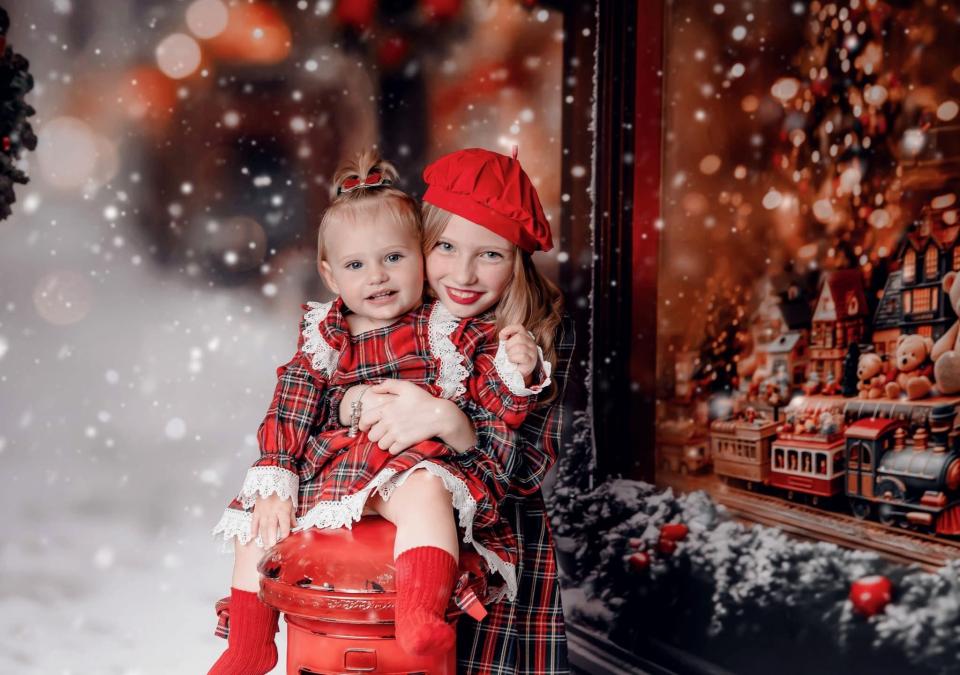 Sweeps Toy Window Shopping (JA)