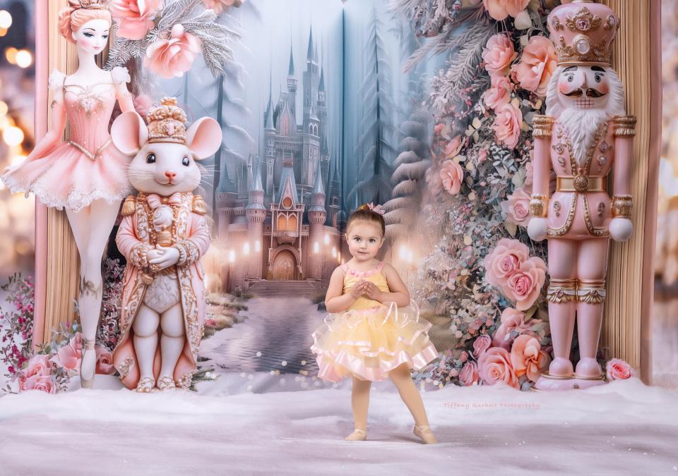 Forest Fables Nutcracker (JA)