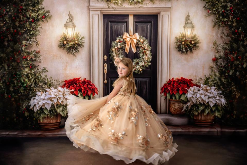 Gold and Black Christmas Porch (VR)