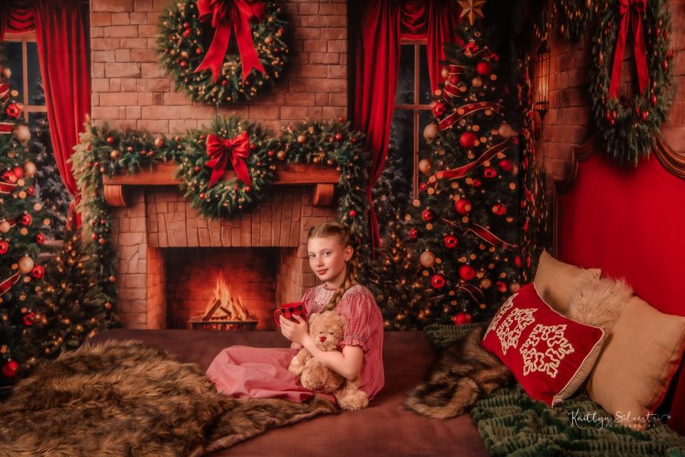 Room Merry Moonlight Fireplace Trees + Merry Moonlight Queen Headboard Flipped + Archer Horizontal Planks