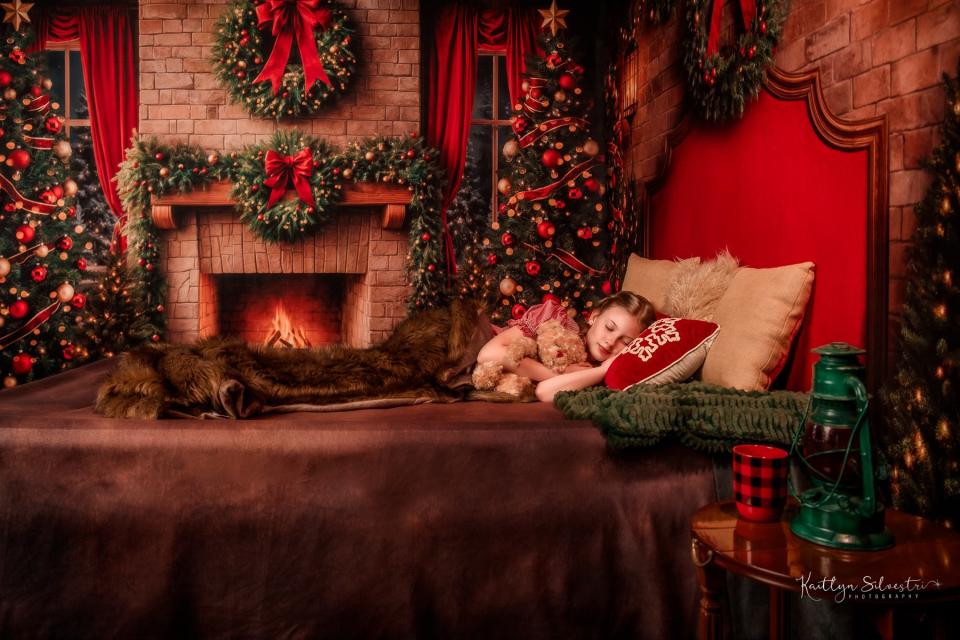 Room Merry Moonlight Fireplace Trees + Merry Moonlight Queen Headboard Flipped + Archer Horizontal Planks