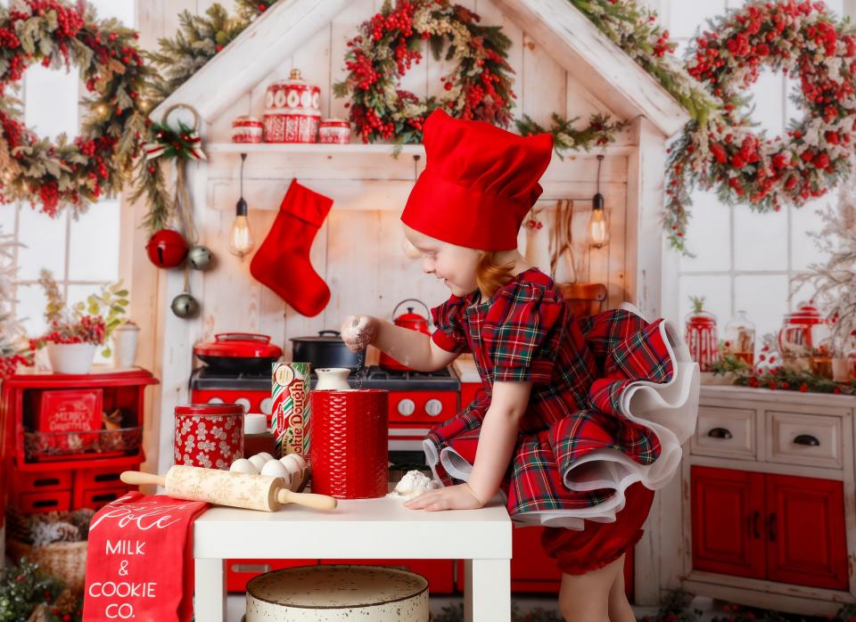 Santa's Little Bakers (WM)