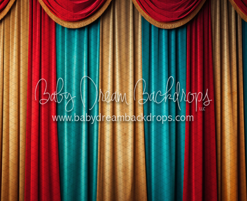 Circus Red Curtains Simple (JA)