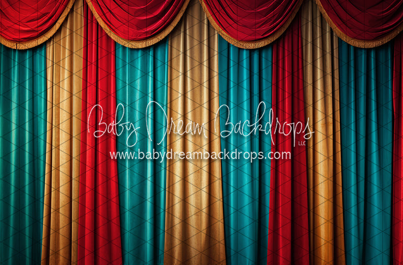 Circus Red Curtains Simple (JA)