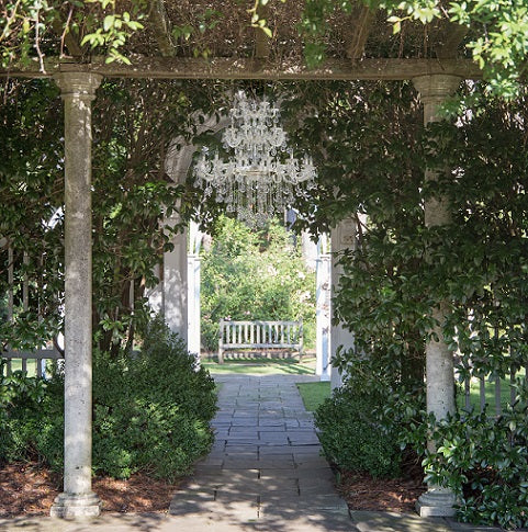 Chandelier Garden - 8x8ft