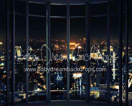 Itty Bitty Night On The Town (CC)