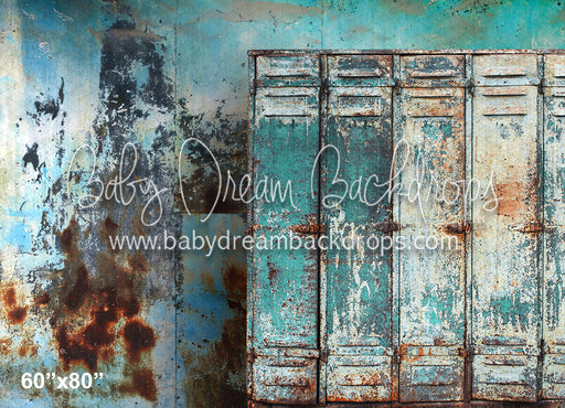 Rusty Aqua Lockers (CC)