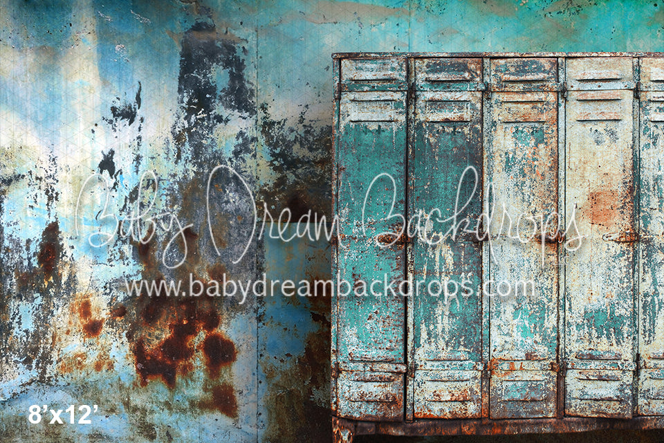 Rusty Aqua Lockers (CC)