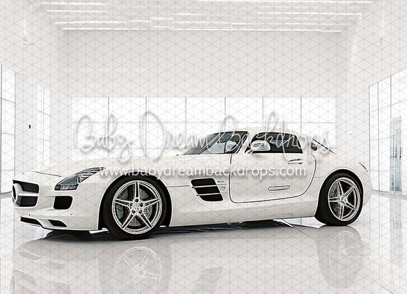 Showroom White Sports Car (ES)