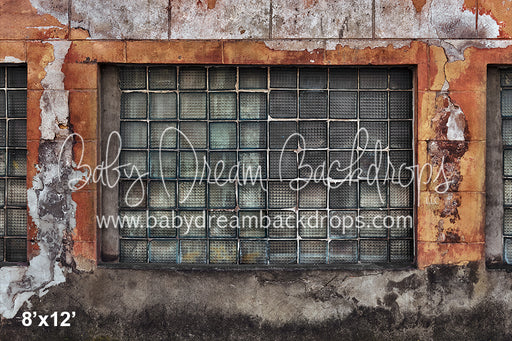 Urban Looking Glass (CC)