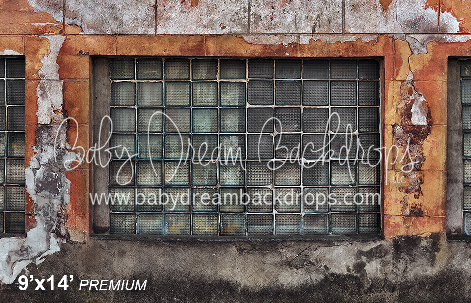 Urban Looking Glass (CC)