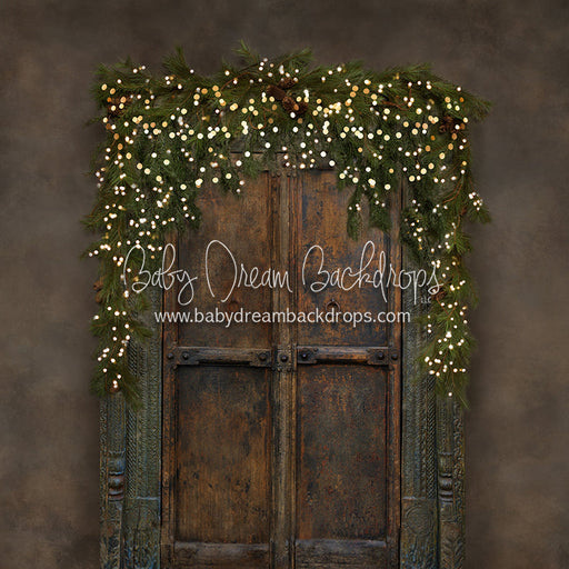 Vintage Yuletide Door (Lights)