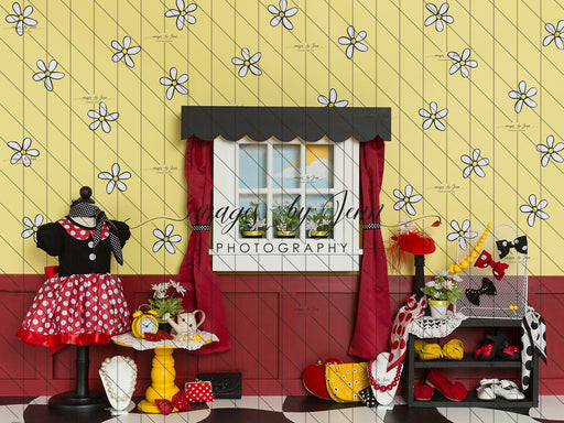 Yellow Daisy Mouse Room