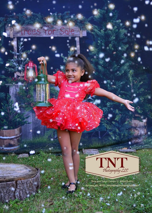 Tree Farm Eve Stand (Grass)