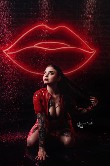 X Drop hot lips brick