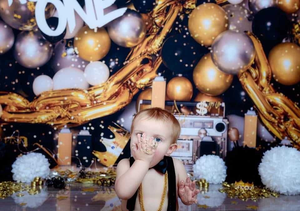 Notorious One Balloon Wall