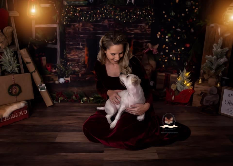 Claus Corner Cozy Living (1 Tree Extra Lights)