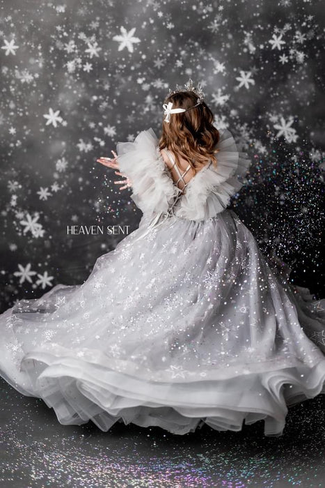 Dancing Snowfall Gray