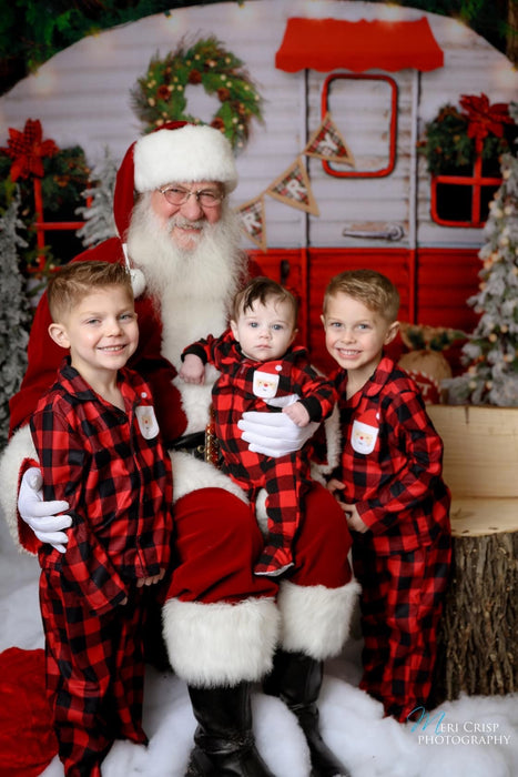 Winter Camper Decorated (Extra Lights)