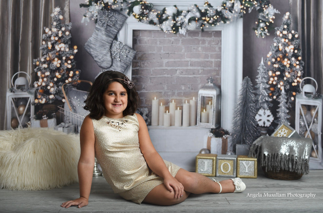 Classy Christmas Mantel (Lights)