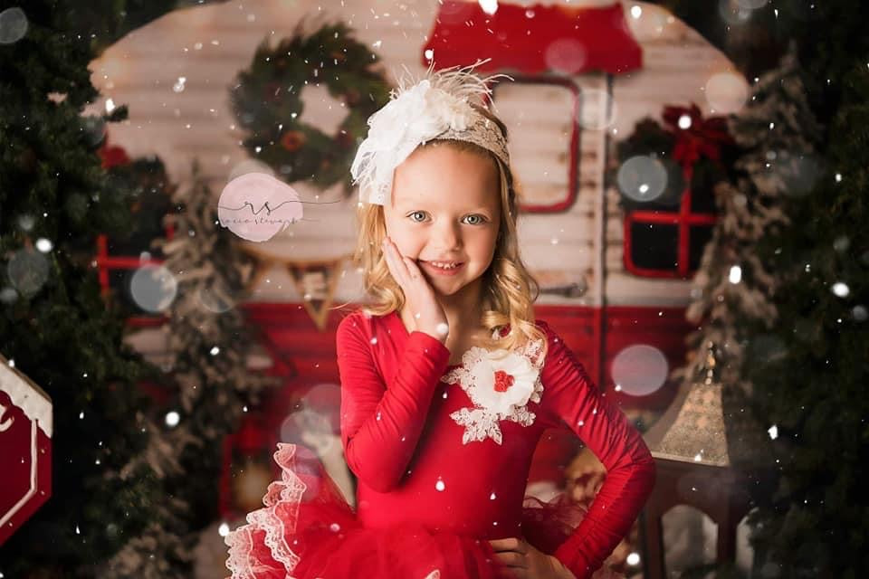 Winter Camper Decorated (Extra Lights)