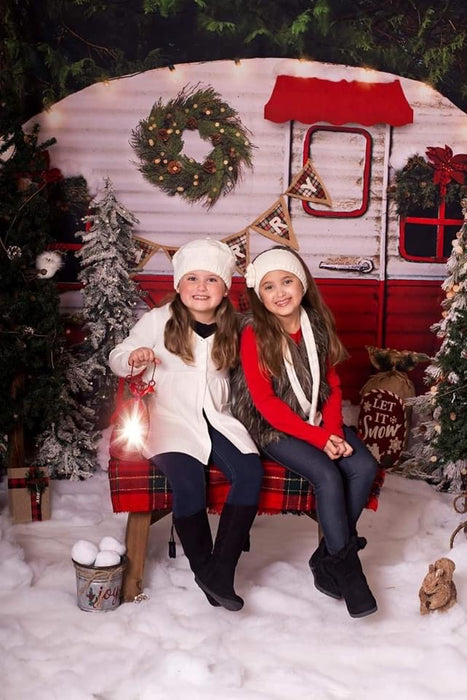 Winter Camper Decorated (Extra Lights)