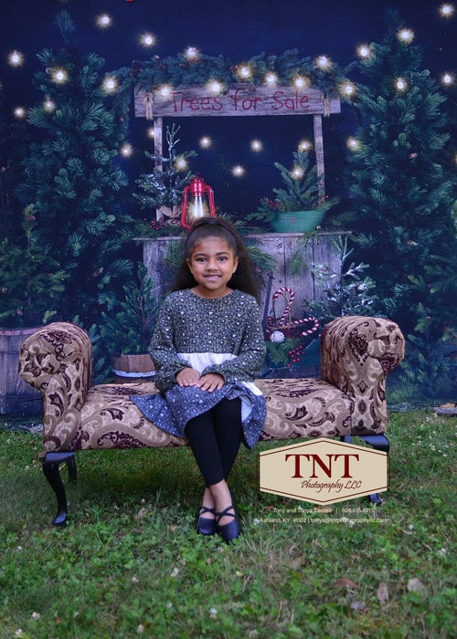 Tree Farm Eve Stand (Grass)