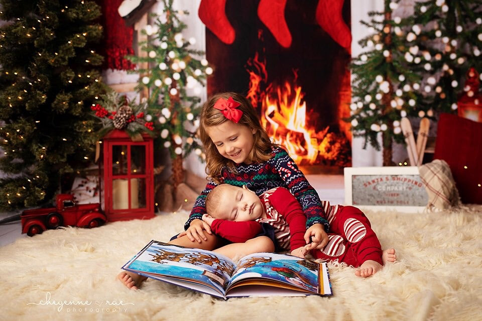 Farmhouse Cozy Fireplace (Lights)