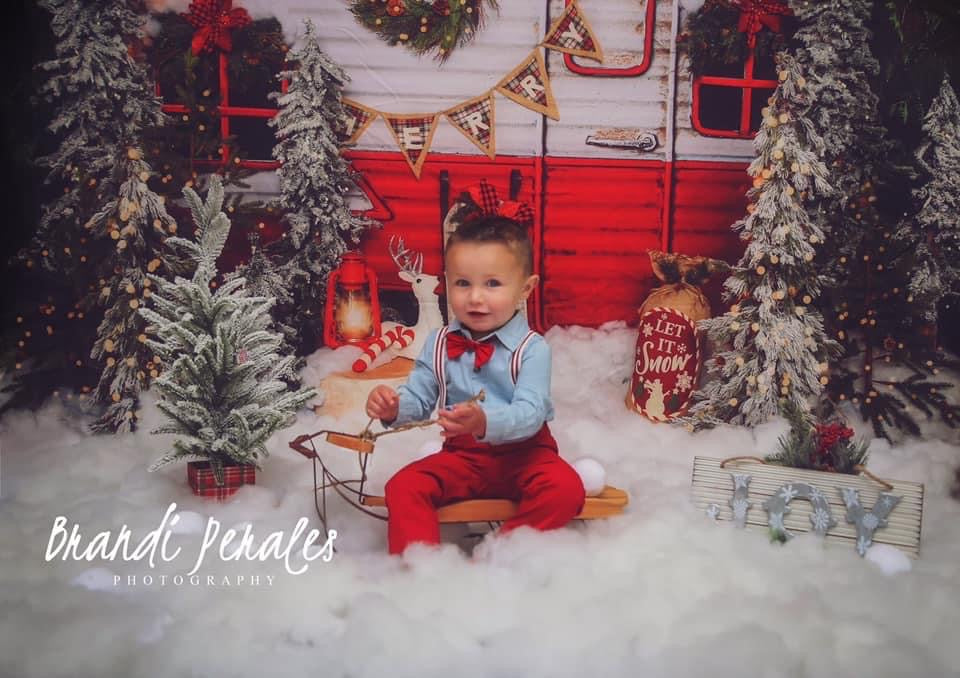 Winter Camper Decorated (Extra Lights)