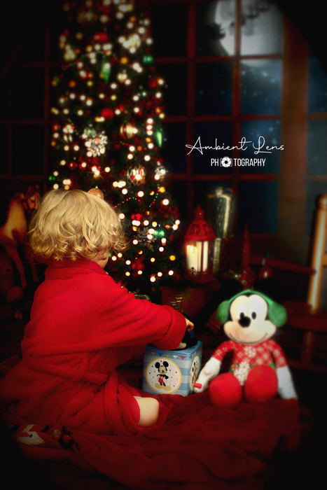 Royal Holiday Tree Left Santa